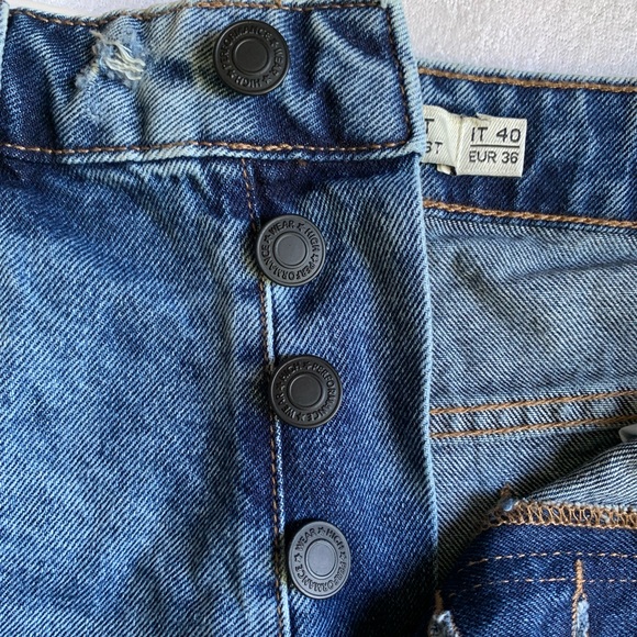 denim shorts - Picture 2 of 5